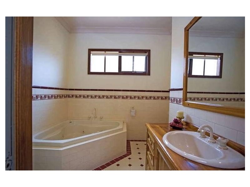 2 Pastoral Place, Sydenham VIC 3037