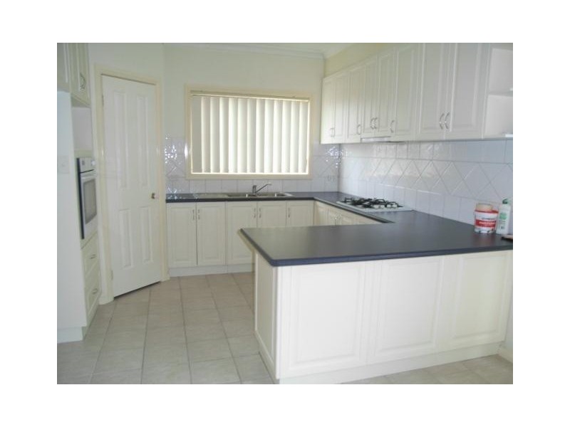 1/39 Nordic Avenue, Taylors Lakes VIC 3038