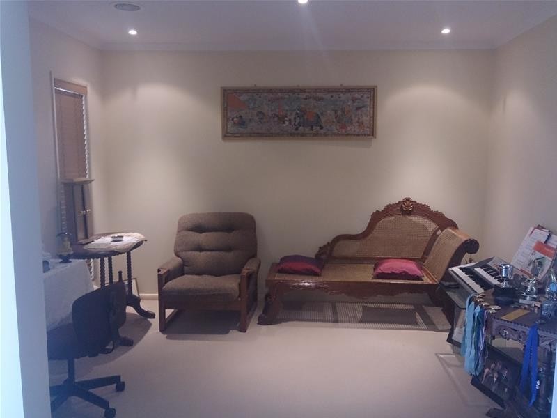 69 Jindabyne Avenue, Taylors Hill VIC 3037