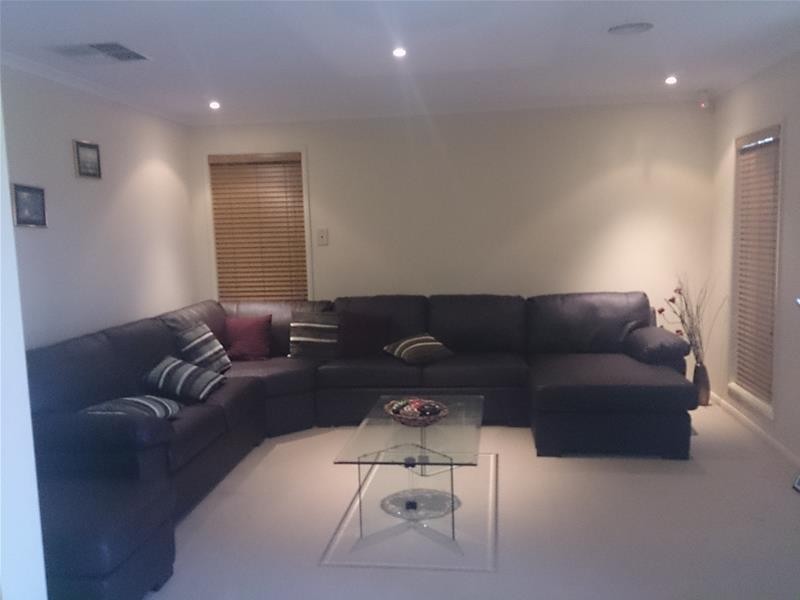 69 Jindabyne Avenue, Taylors Hill VIC 3037