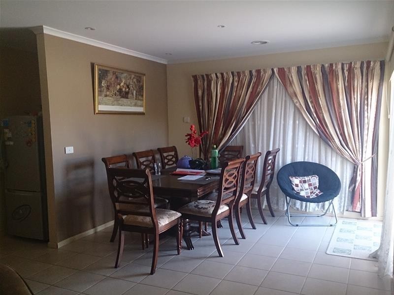 69 Jindabyne Avenue, Taylors Hill VIC 3037