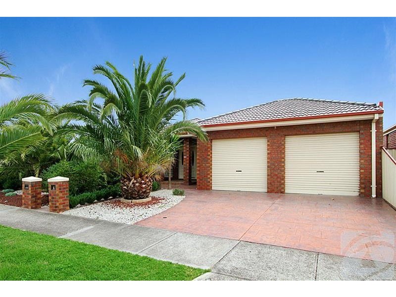 99 Robertsons Road, Taylors Lakes VIC 3038