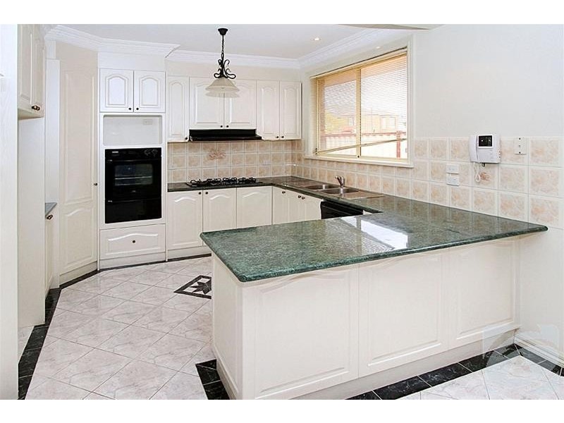 99 Robertsons Road, Taylors Lakes VIC 3038