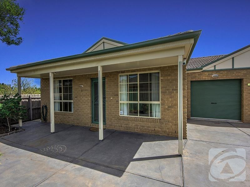 2/11 Ashton Avenue, St Albans VIC 3021