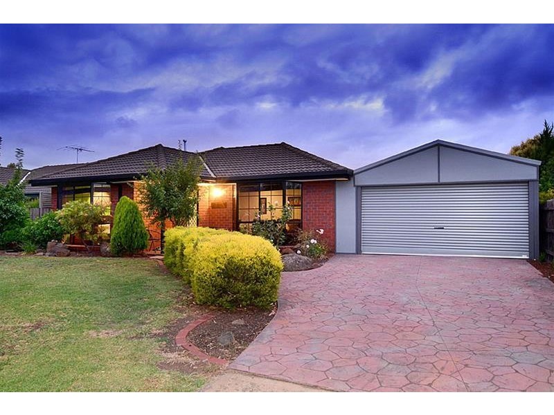 6 Steamtrain Close, Sydenham VIC 3037