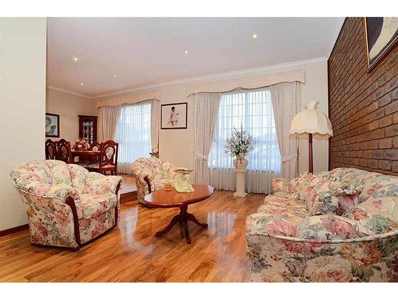 11 Alvina Street, Sunshine North VIC 3020