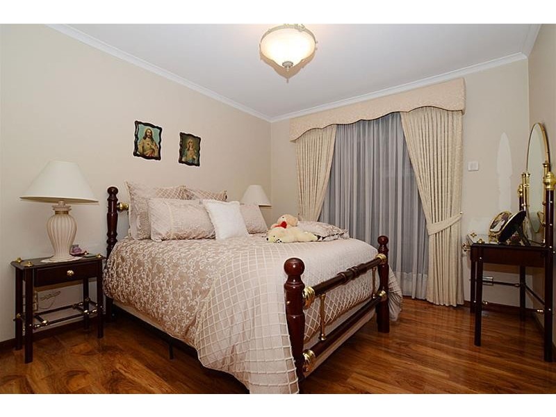 11 Alvina Street, Sunshine North VIC 3020