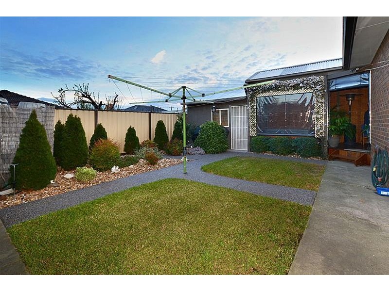 11 Alvina Street, Sunshine North VIC 3020