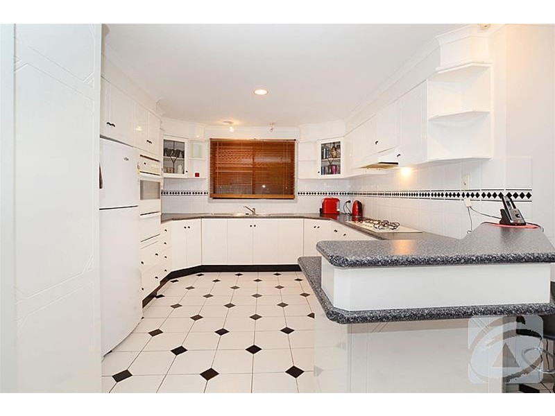 70 Catherine Drive, Hillside VIC 3037