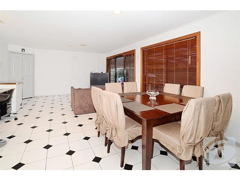 70 Catherine Drive, Hillside VIC 3037