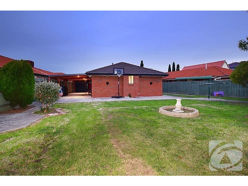 70 Catherine Drive, Hillside VIC 3037