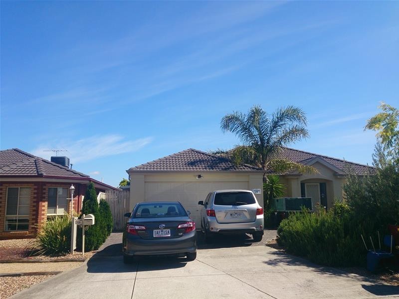 69 Jindabyne Avenue, Taylors Hill VIC 3037