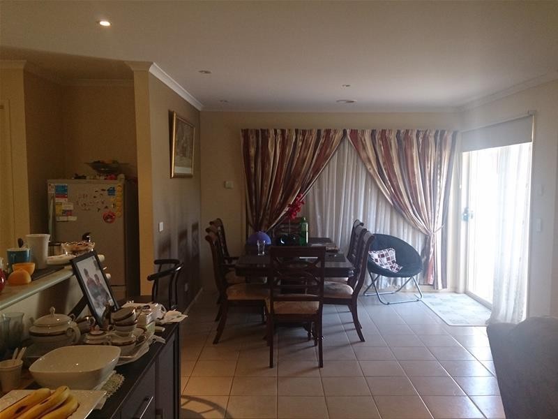 69 Jindabyne Avenue, Taylors Hill VIC 3037