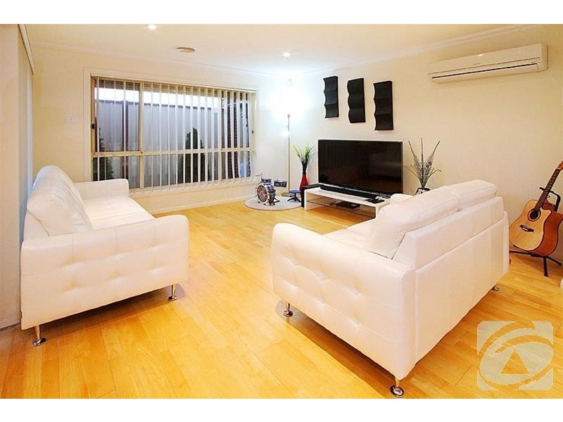 2/107 Community Hub, Hillside VIC 3037