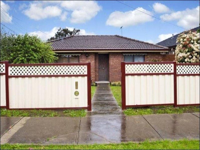 4 Revell Crescent, St Albans VIC 3021
