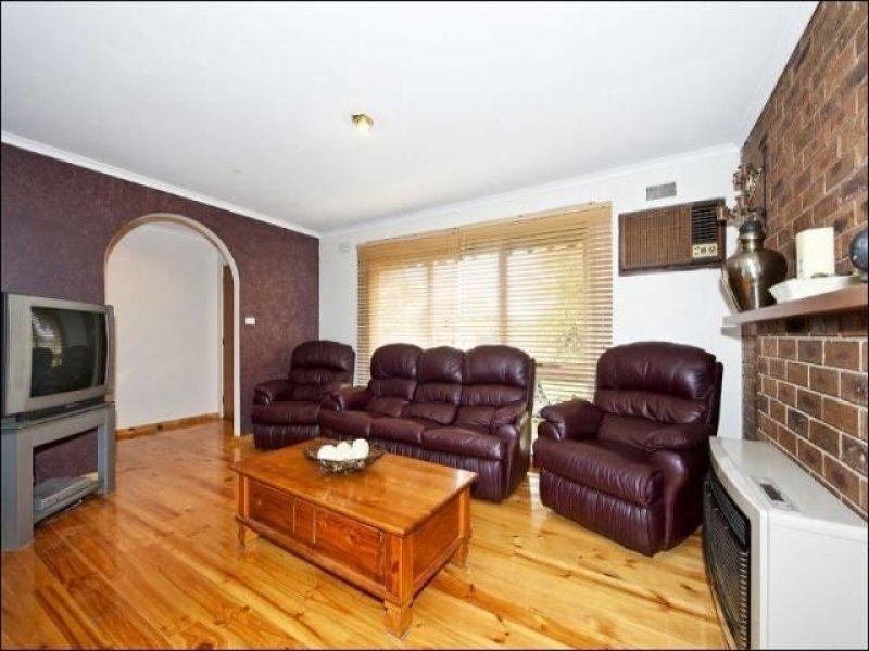 4 Revell Crescent, St Albans VIC 3021