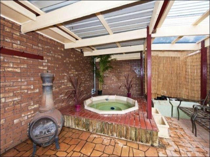 4 Revell Crescent, St Albans VIC 3021