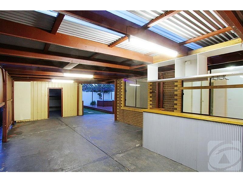 4 Wallace Street, Delahey VIC 3037