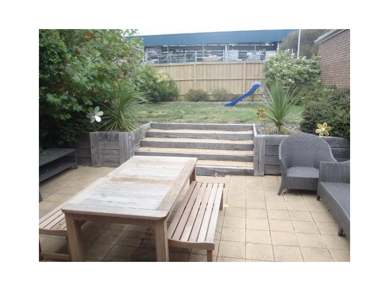 11 Wentworth Dve, Taylors Lakes VIC 3038