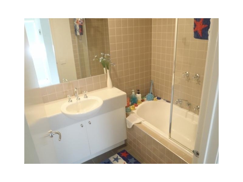 11 Wentworth Dve, Taylors Lakes VIC 3038