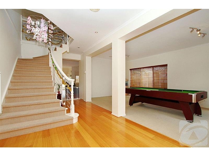 9 Power Place, Taylors Lakes VIC 3038