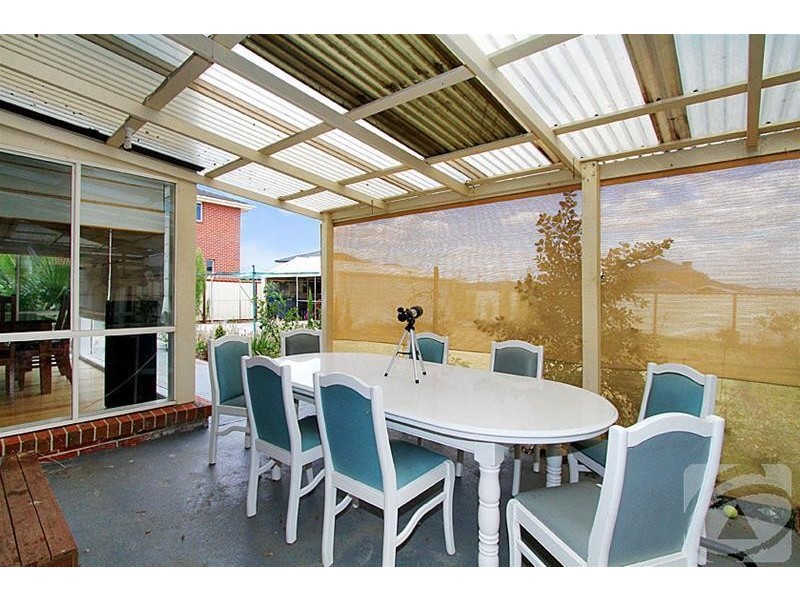 9 Power Place, Taylors Lakes VIC 3038