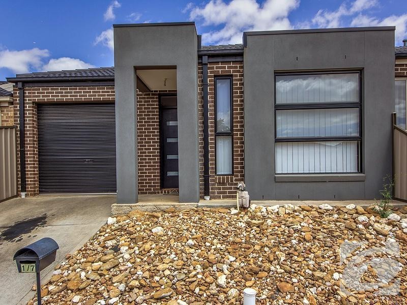 1/7 Katrina Drive, Burnside Heights VIC 3023