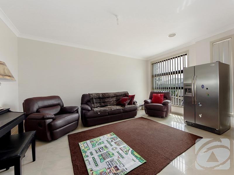 1/7 Katrina Drive, Burnside Heights VIC 3023