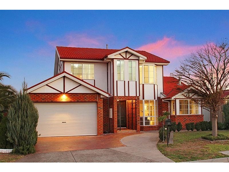 17 Cressida Crescent, Sydenham VIC 3037