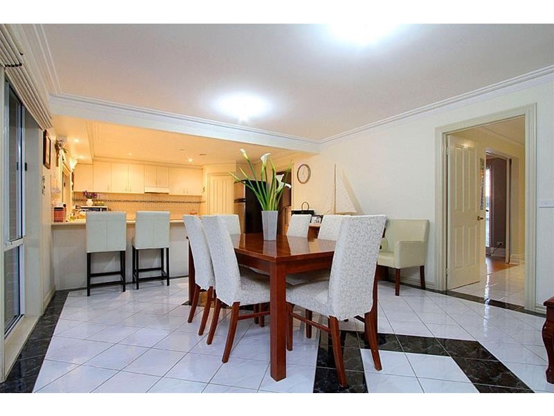 17 Cressida Crescent, Sydenham VIC 3037