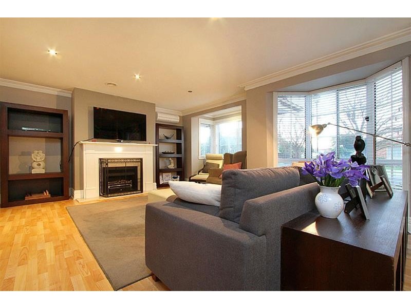 17 Cressida Crescent, Sydenham VIC 3037