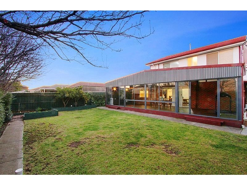 17 Cressida Crescent, Sydenham VIC 3037