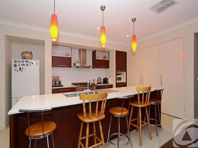 15 Domain Drive, Hillside VIC 3037