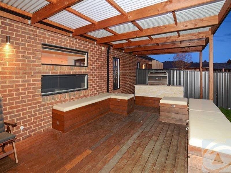 15 Domain Drive, Hillside VIC 3037