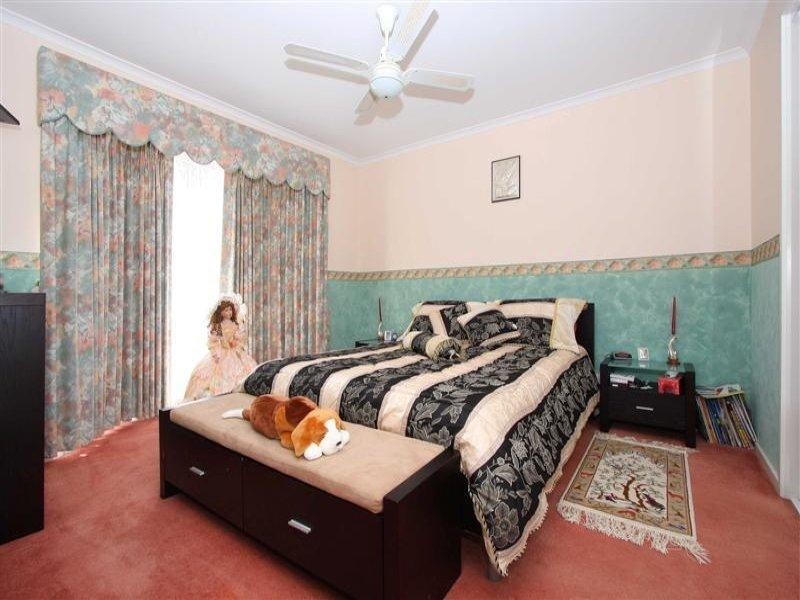 6 Barrell Court, Delahey VIC 3037