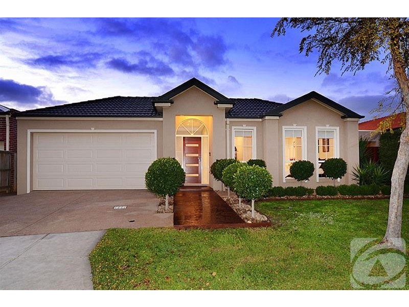 6 University Drive, Taylors Hill VIC 3037