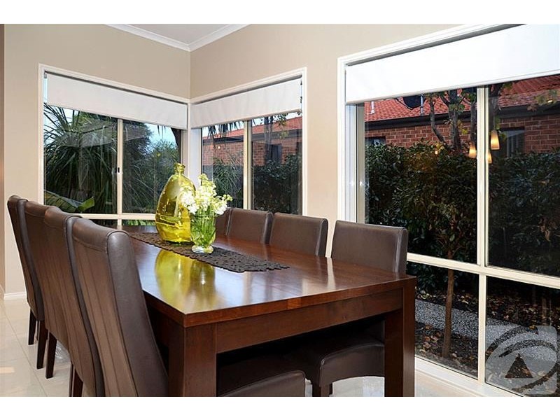 6 University Drive, Taylors Hill VIC 3037