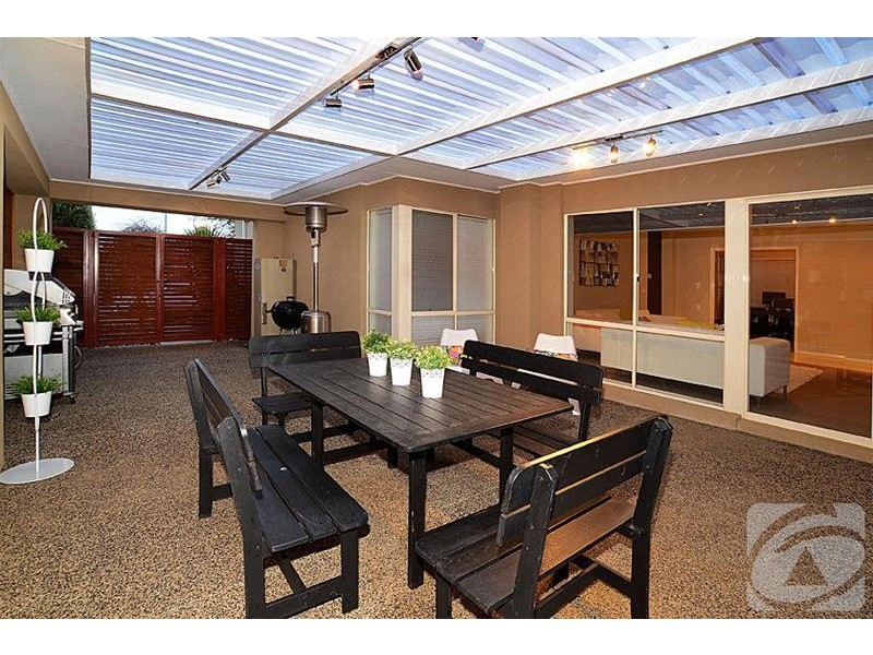 6 University Drive, Taylors Hill VIC 3037