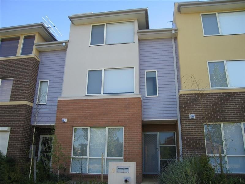 3 Wentworth Drive, Taylors Lakes VIC 3038