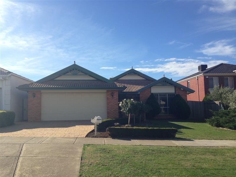 19 Wakelin Crescent, Taylors Lakes VIC 3038