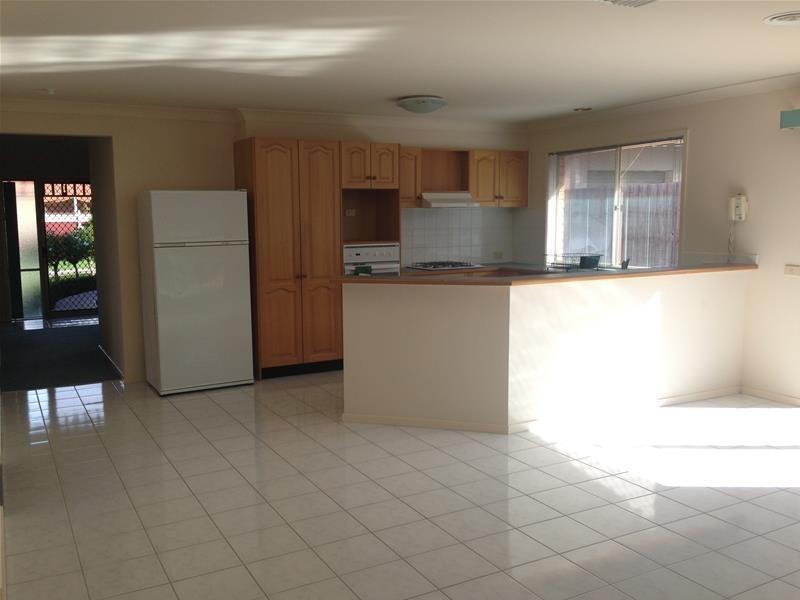 19 Wakelin Crescent, Taylors Lakes VIC 3038