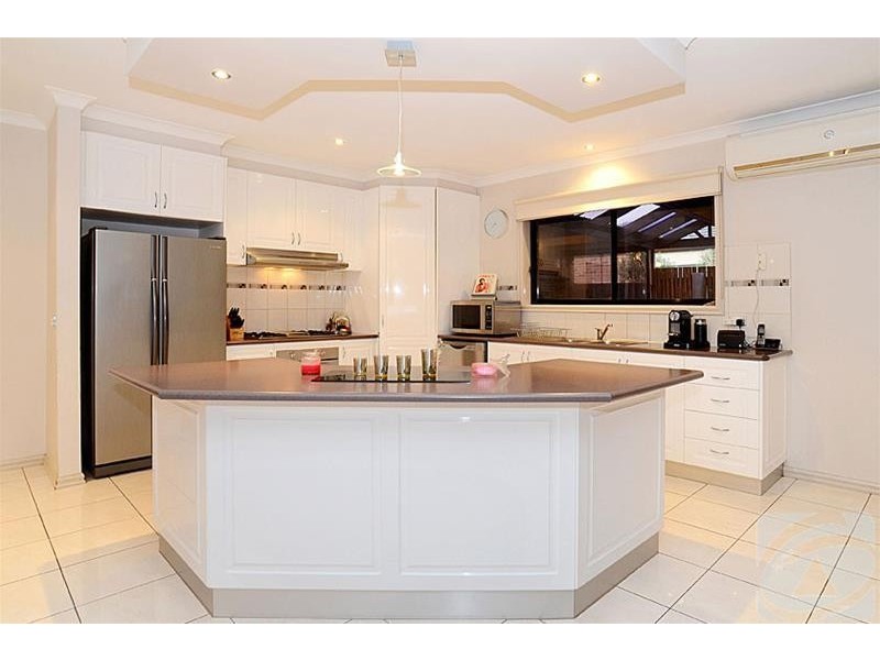 81 Jacaranda Drive, Taylors Hill VIC 3037