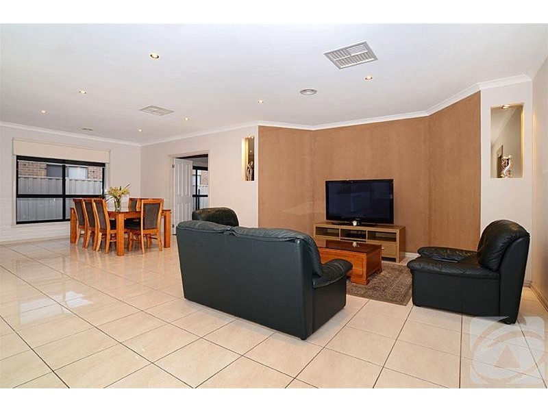 81 Jacaranda Drive, Taylors Hill VIC 3037