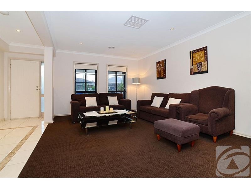 81 Jacaranda Drive, Taylors Hill VIC 3037