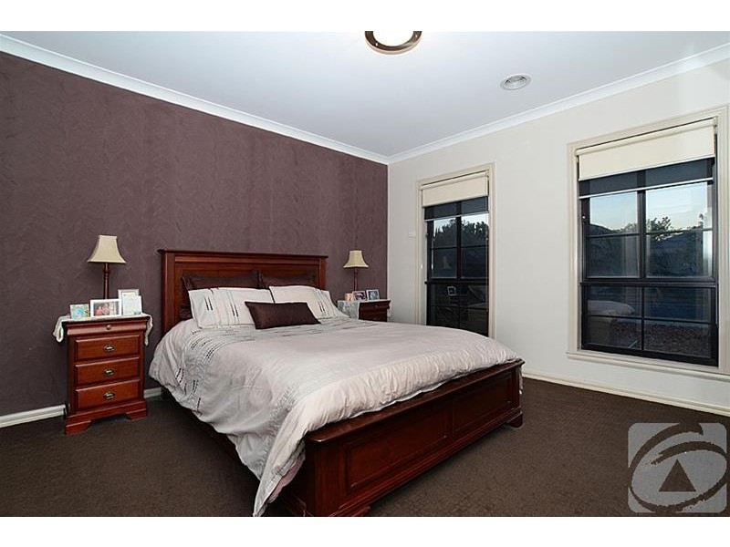 81 Jacaranda Drive, Taylors Hill VIC 3037