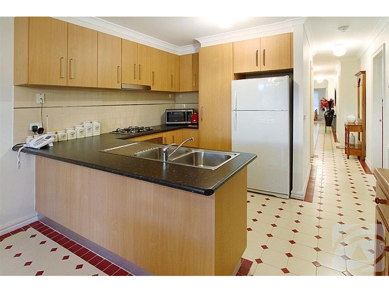 4 Marylou Court, Delahey VIC 3037