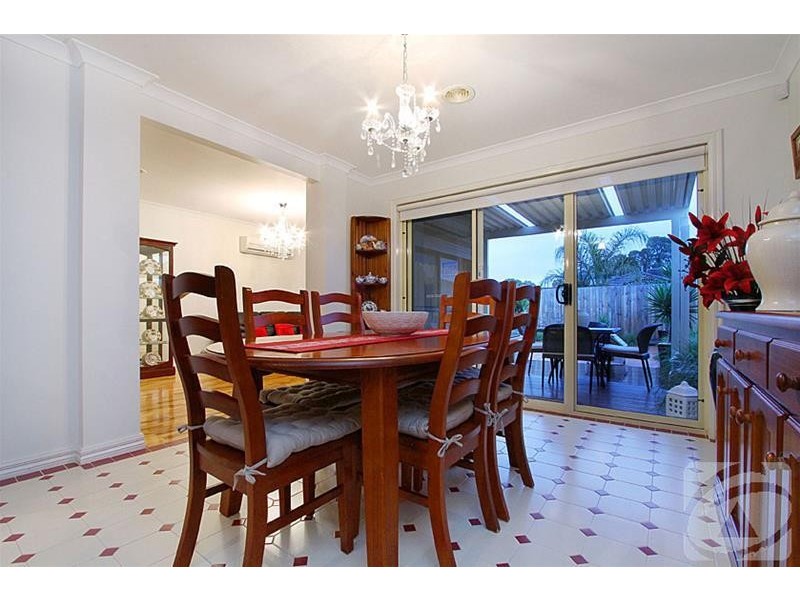 4 Marylou Court, Delahey VIC 3037