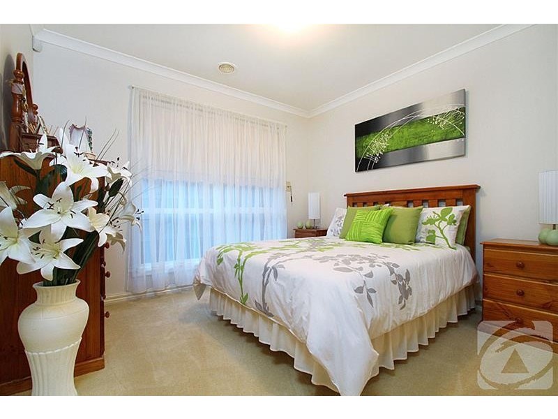 4 Marylou Court, Delahey VIC 3037