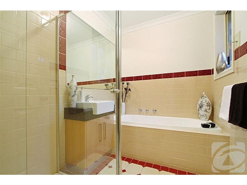 4 Marylou Court, Delahey VIC 3037