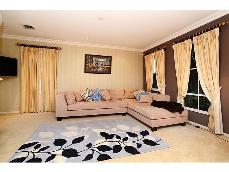 10 Goulburn Way, Taylors Lakes VIC 3038